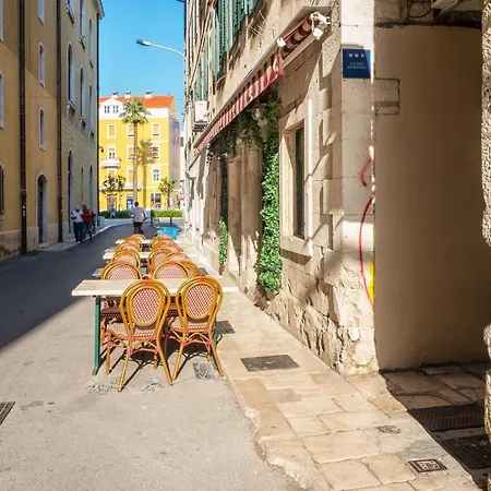 Apartment Queen Teuta In The Heart Of Historical Heritage *
